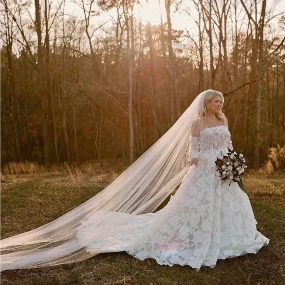 Wedding dress size 6 Morilee poppy style 4159, never worn or altered